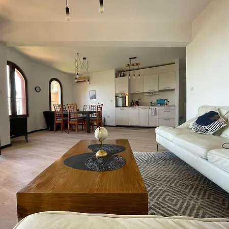 Marina Cape Sky View Lux In Apartman Aheloj