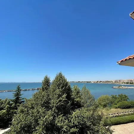Marina Cape Sky View Lux In Апартаменты Ахелой