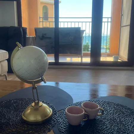 Marina Cape Sky View Lux In Apartman Aheloj