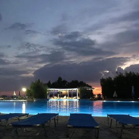 Апартаменты Marina Cape Sky View Lux In *