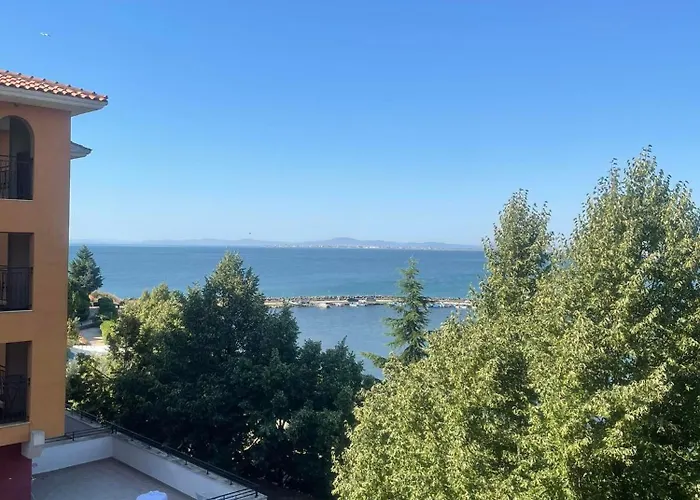 Marina Cape Sky View Lux In アヘロイ