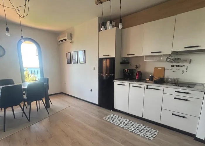 Marina Cape Sky View Lux In アヘロイ